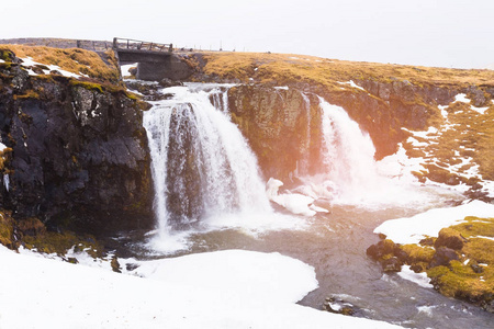 冬季晚冰岛天然瀑布