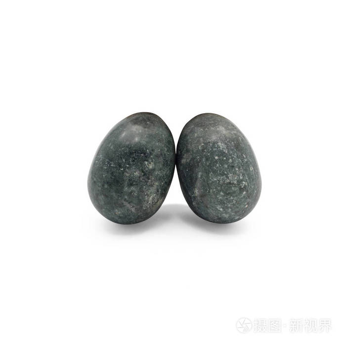 孤立在白色背景上的蛋形石