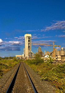 水泥厂和铁路