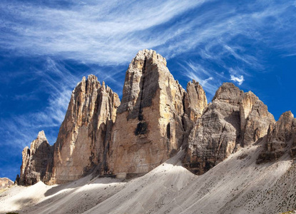 让我们梦想着 Zinnen 或 Tre 犯罪 di Lavaredo 的视图