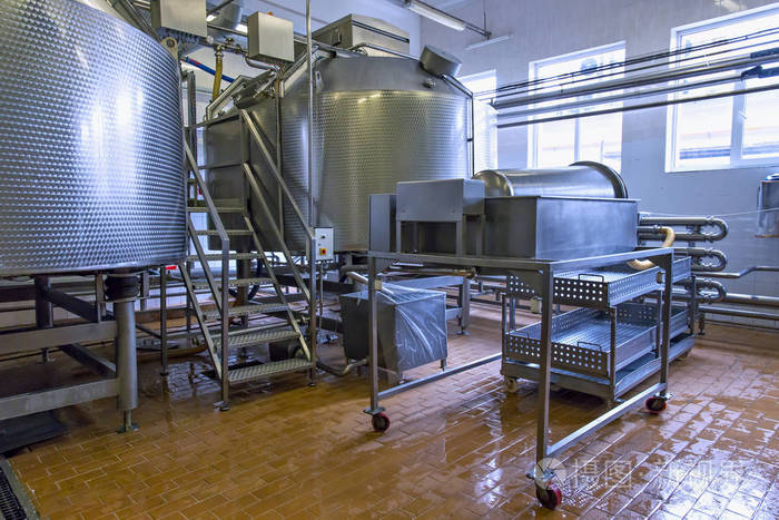 钢储罐上牛奶厂