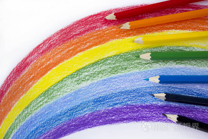 彩色铅笔在白纸上