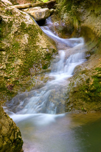 山涧，山区河流 山溪