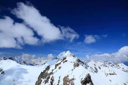 从Cheget山顶看风景