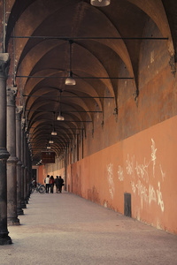 在意大利的博洛尼亚古代柱廊