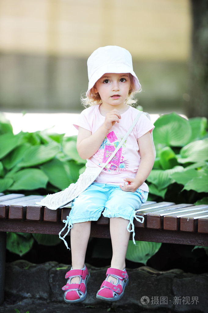 小妞儿妞妞小女子