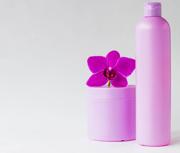 化妆品紫色的罐图片