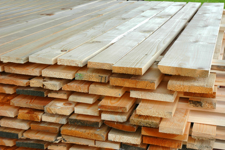 木材，木料 用于建筑或制作物品的树木 用材林，林场 素质