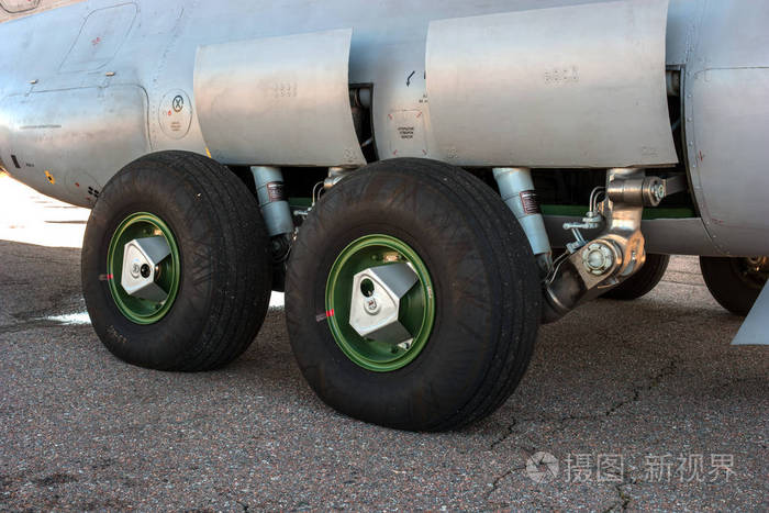 底盘的运输飞机特写
