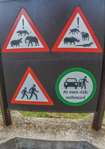 在南非 Isimangaliso 湿地公园的警告标志