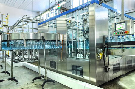 农夫山泉瓶装水图片-农夫山泉瓶装水素材-农夫山泉瓶装水插画-摄图新