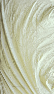 白色防水布，有漩涡和角皱纹