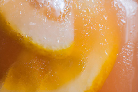 背景的新鲜冷柑橘柠檬水