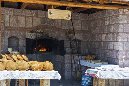 老石烤箱和面包