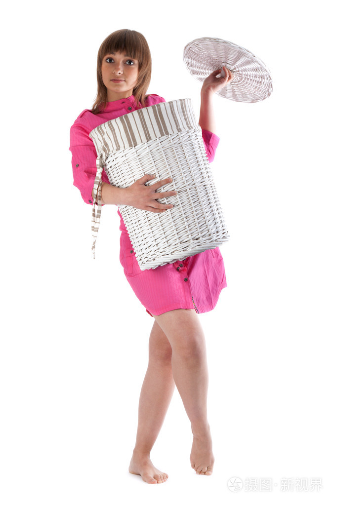 带篮子的女孩