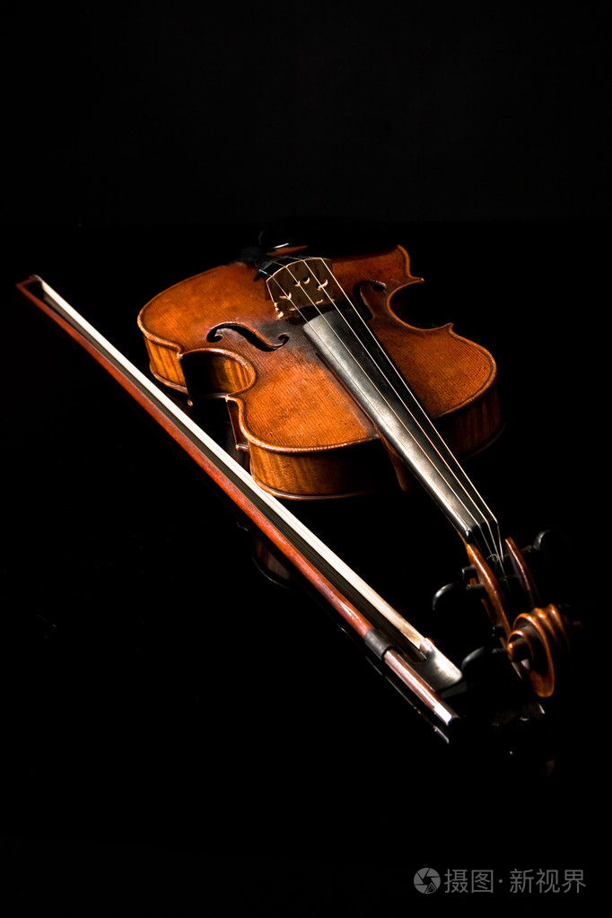 美丽的旧小提琴