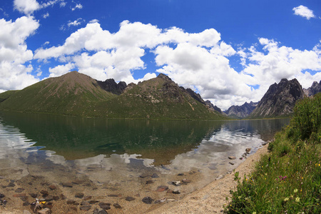 美丽的风景与湖