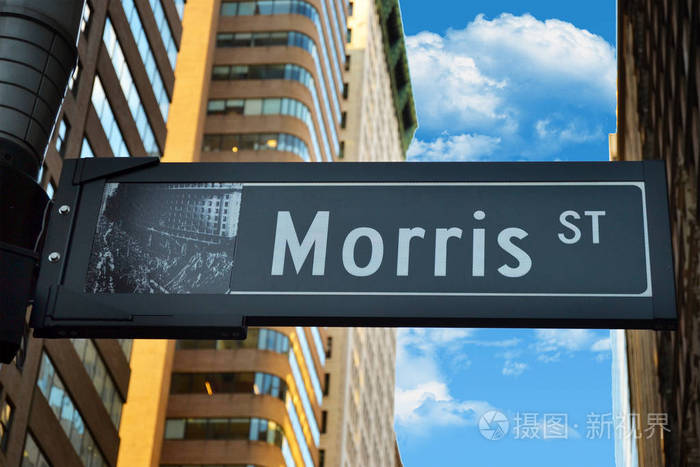 莫里斯在曼哈顿街头的视图