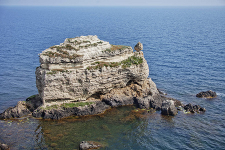 开普 Tarhankut 岩石。克里米亚半岛景观