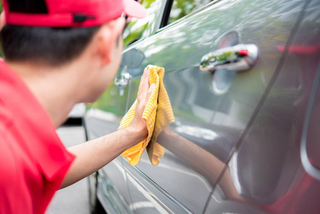 一个人清洗汽车用超细纤维布
