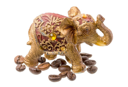 与咖啡豆金大象雕像