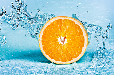 橙色和水