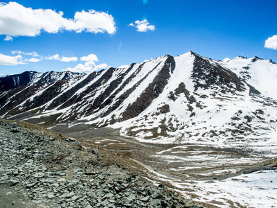 Leh 拉达克，印度公路公路沿线的自然景观