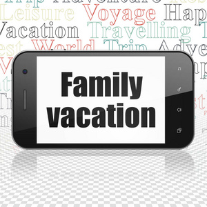旅游概念 智能手机与家人度假展出