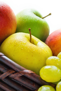 成果 fruit的名词复数  水果 果实 大地的产物