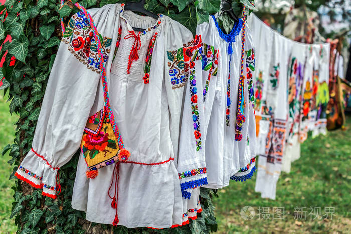 老传统罗马尼亚民间服饰刺绣