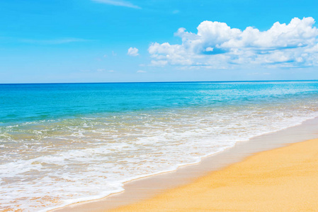 普吉岛沙滩沙滩普吉岛迈考蓝色天空宁静的大海照片