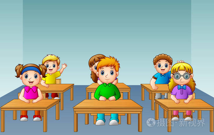 学校的孩子们在教室里学习