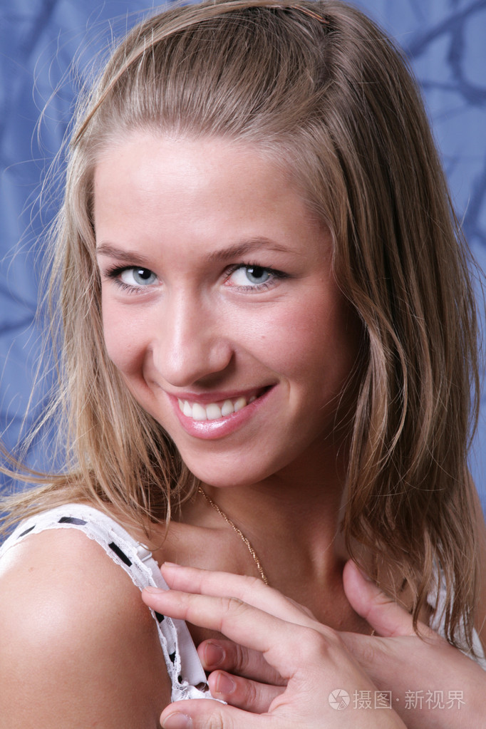 漂亮女人的特写肖像