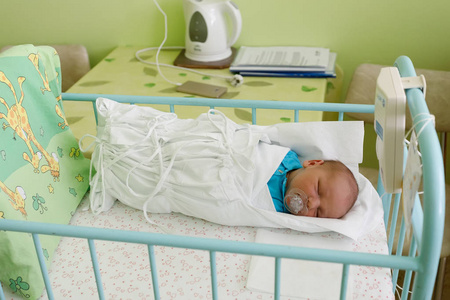 刚出生的婴儿婴儿在医院