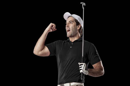 高尔夫选手在一件黑色衬衫