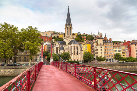 在里昂市的行人天桥