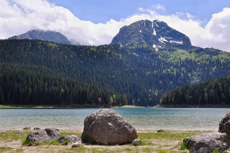 黑湖位于杜尔米托尔山图片