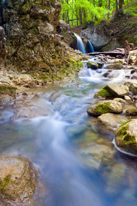 山涧，山区河流 山溪