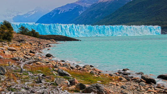 阿根廷湖与莫雷诺冰川