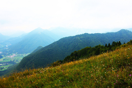 阿尔卑斯山的壮观景象