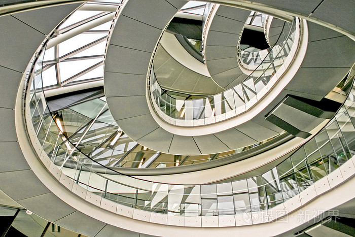 椭圆形楼梯