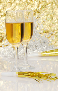香槟与新年喇叭