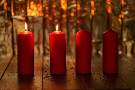 来临季节, 四根蜡烛燃烧。到来背景