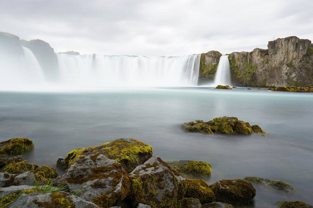 Godafoss 是一个非常漂亮的冰岛瀑布