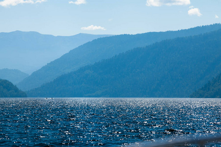 Teletskoy 湖。Altai.Russia