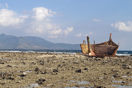 在海岸线海难