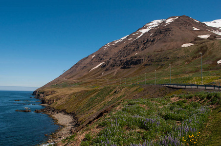 在北冰岛 Olafsfjardarmuli 山