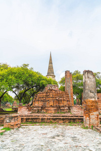 美丽的旧建筑在泰国大城府的历史