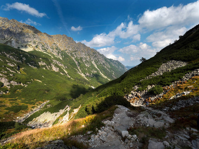 夏天的塔特拉山的全景