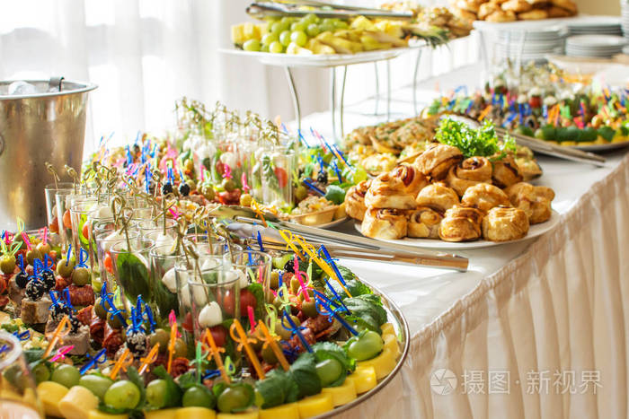 美食和小吃在自助餐或宴会餐饮选择性的焦点